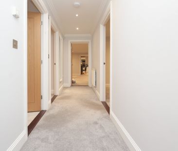 2 bed flat to rent in Bessborough Road, Poole, BH13 - Photo 3