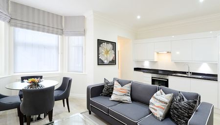 Elegant One-Bedroom Apartment at Somerset House, Lexham Gardens, London W8 - Photo 3