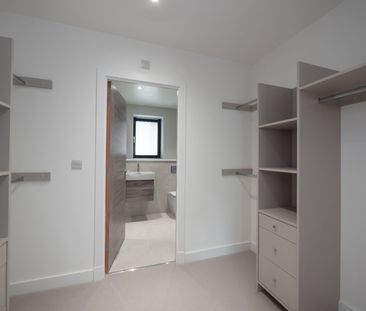 3 bedroom terraced house to rent - Photo 6