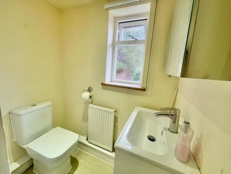 2 bedroom semi-detached house to rent - Photo 5