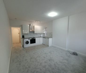Studio Flat, Teignmouth Road, NW2 - Photo 2