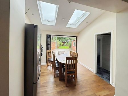 4 bedroom semi-detached house to rent - Photo 3