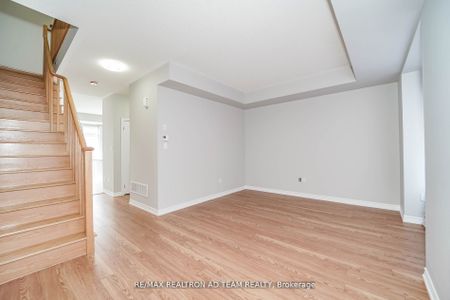 For Lease - 13 Hallmark Way, Whitby, Ontario - Photo 2