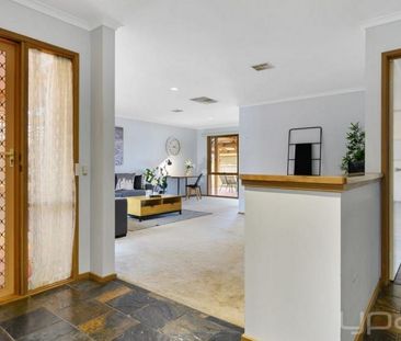 LARGE 4 BEDROOM HOME - Photo 4