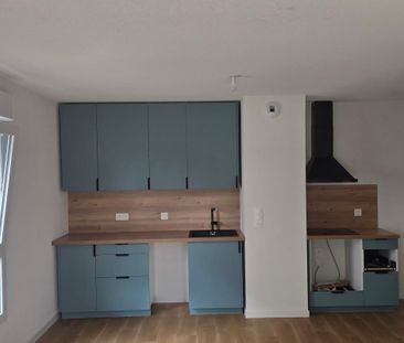 Location Appartement 4 pièces 78m² CHALLANS 85300 - Photo 2