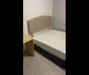 4 Bed Terraced House, Phythian Close, L6 - Photo 5