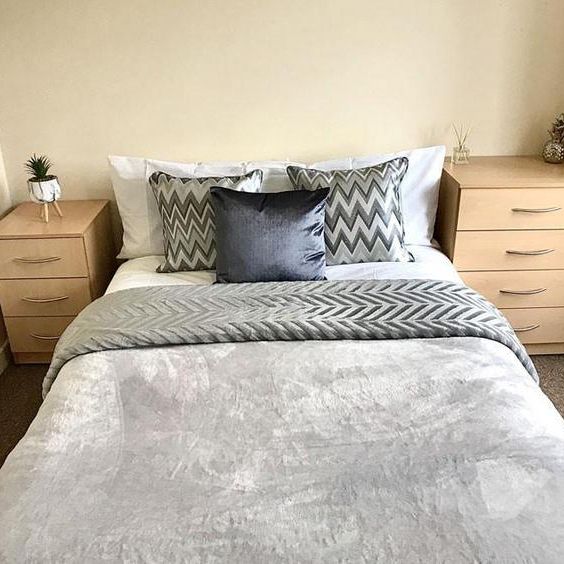 1 bedroom in a flat share to rent - Photo 1