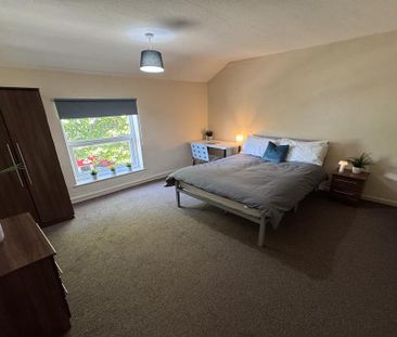 3 bedroom apartment to rent - Photo 2