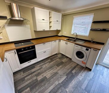 3 bedroom terraced house to rent - Photo 5