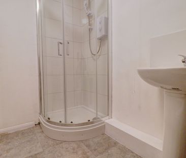 4 bedroom flat to rent, - Photo 4