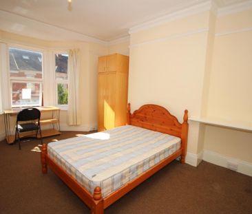 3 bedroom Student Flat to rent in Coniston Avenue, Jesmond, Newcast... - Photo 4
