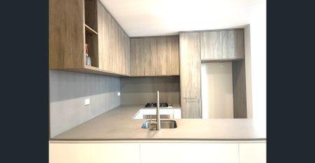 TRENDY INNERWEST LIVING ENVIRONMENT Near to all amenities. Near to new apartment with lift - Photo 4