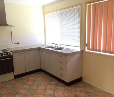 Comfortable Low-Set Brick Home in a Convenient Location - Photo 5