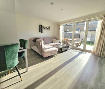 4 bedroom terraced house to rent - Photo 1