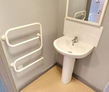 4 bedroom flat share to rent - Photo 6