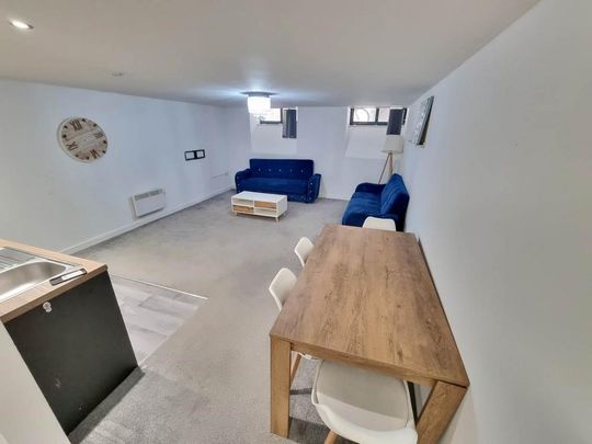 Studio to rent - Photo 1