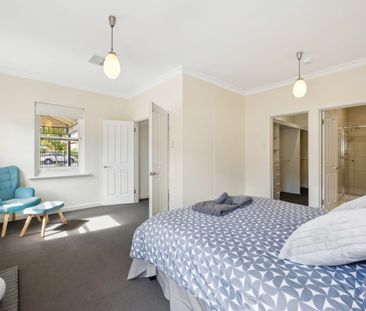 Stunning Family Home in Magill - Photo 4