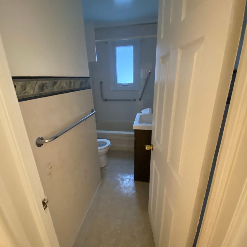 For Lease - 304 Frontenac Avenue Unit# Main, Vanier and Kingsview Park, Ontario - Photo 1