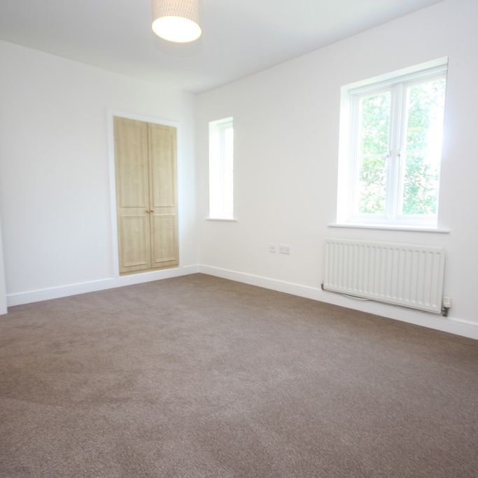 2 bed apartment to rent in Gras Lawn, Exeter, EX2 - Photo 1