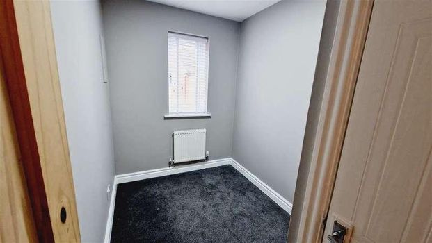 Stirling Close, Winsford, CW7 - Photo 1