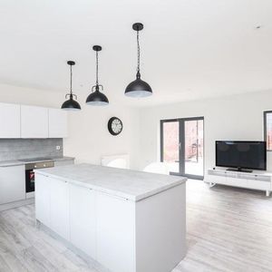 161 bedroom house share to rent - Photo 2