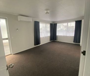 Charming 2BR Townhouse in Palmerston North - Photo 6