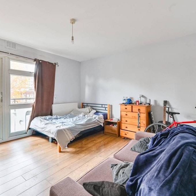 3 bedroom flat to rent - Photo 1