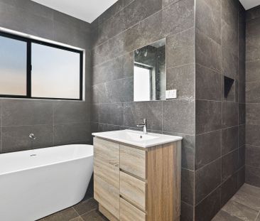 Stylish Brand-New Townhouse in a Prime Position! - Photo 3