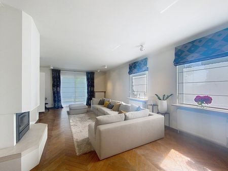 Exclusieve villa met 5 slaapkamers en zwembad - Photo 2