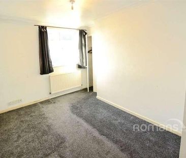 Northborough Road, Slough, Berkshire, SL2 - Photo 6