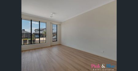 Stunning & Modern 4 Bedroom house for Rent! - Photo 4