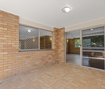 Lowset Family Home in perfect location - Photo 6