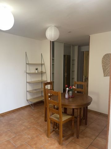 Location Appartement 2 pièces 31m² LE FOUSSERET 31430 - Photo 2