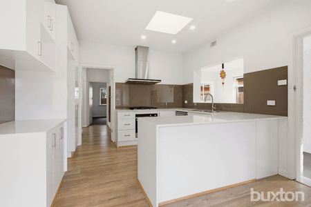 FULLY RENOVATED BEAUTY, JUST LISTED!! - Photo 3