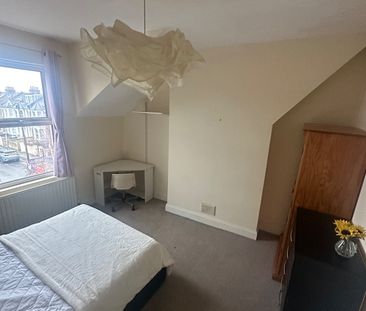 Room in a Shared Flat, Cinnamon Apartments, SW19 - Photo 4