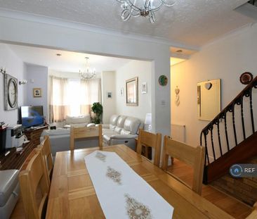 2 bedroom terraced house to rent - Photo 3