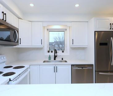 For Lease - 384 Riverstone Drive, Oakville, Ontario - Photo 5