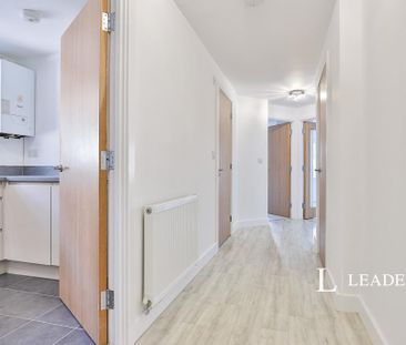 2 bedroom flat to rent - Photo 3