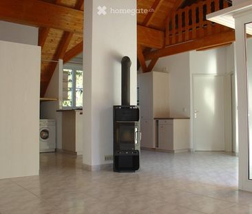 Schöne, ruhige 3.5 Zi-Dachwohnung, Bus/Bahn/Einkaufen in 5-10 Gehmi... - Photo 2