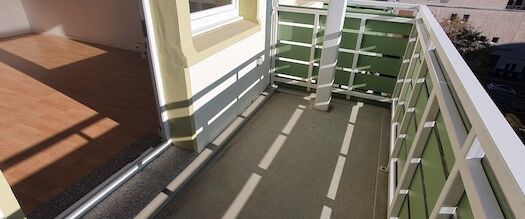 **Schöne, helle 4-Zimmer Wohnung mit tollem Ausblick in der Innenstadt von Plauen** - Photo 1