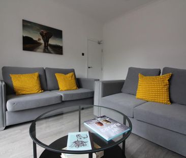 1 bedroom in a house share to rent - Photo 2