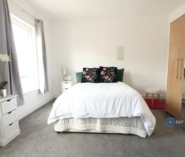 6 bedroom terraced house to rent - Photo 4
