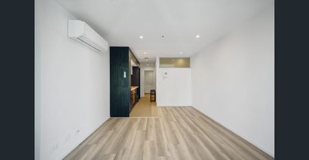 Contemporary City Living in the Heart of Melbourne - Photo 2