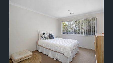 Spacious Family Home – Walk to Bucasia Beach! - Photo 5