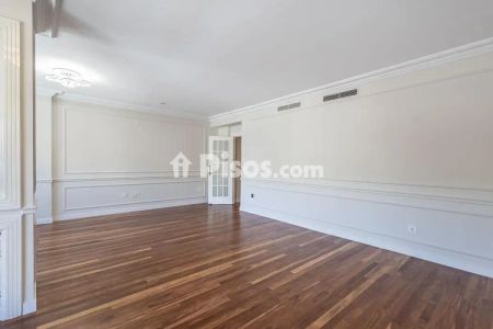 Piso en alquiler en Centro - Foto 3