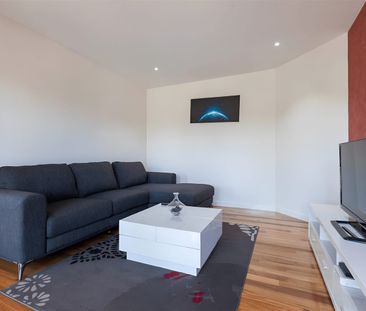 Family Living at its Best Sunlit 3 Bedroom Townhouse near excellent... - Photo 4
