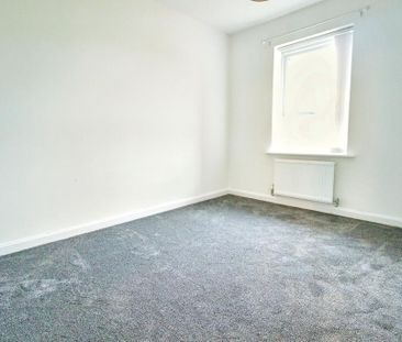 4 bedroom semi-detached house to rent - Photo 5