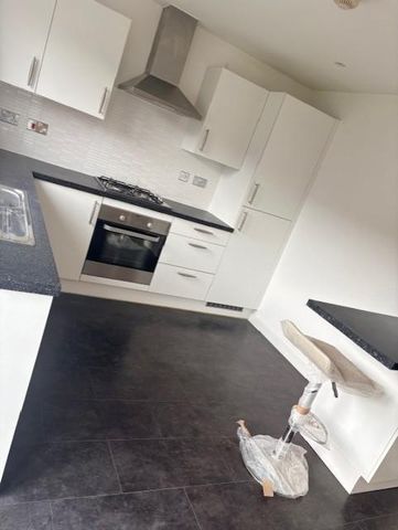 3 bedroom terraced house to rent - Photo 4