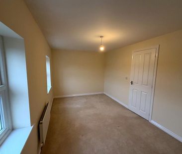 3 bedroom end of terrace house to rent - Photo 3