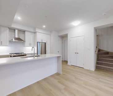 For Lease - 100 Honeycrisp Crescent Unit# TH356, Vaughan, Ontario - Photo 2